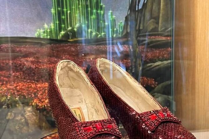 Wizard of OZ Museum tour - The book collection gives Oz a longer story